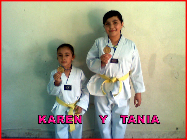 KAREN Y TANIA